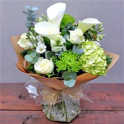 Pearl Handtied Bouquet